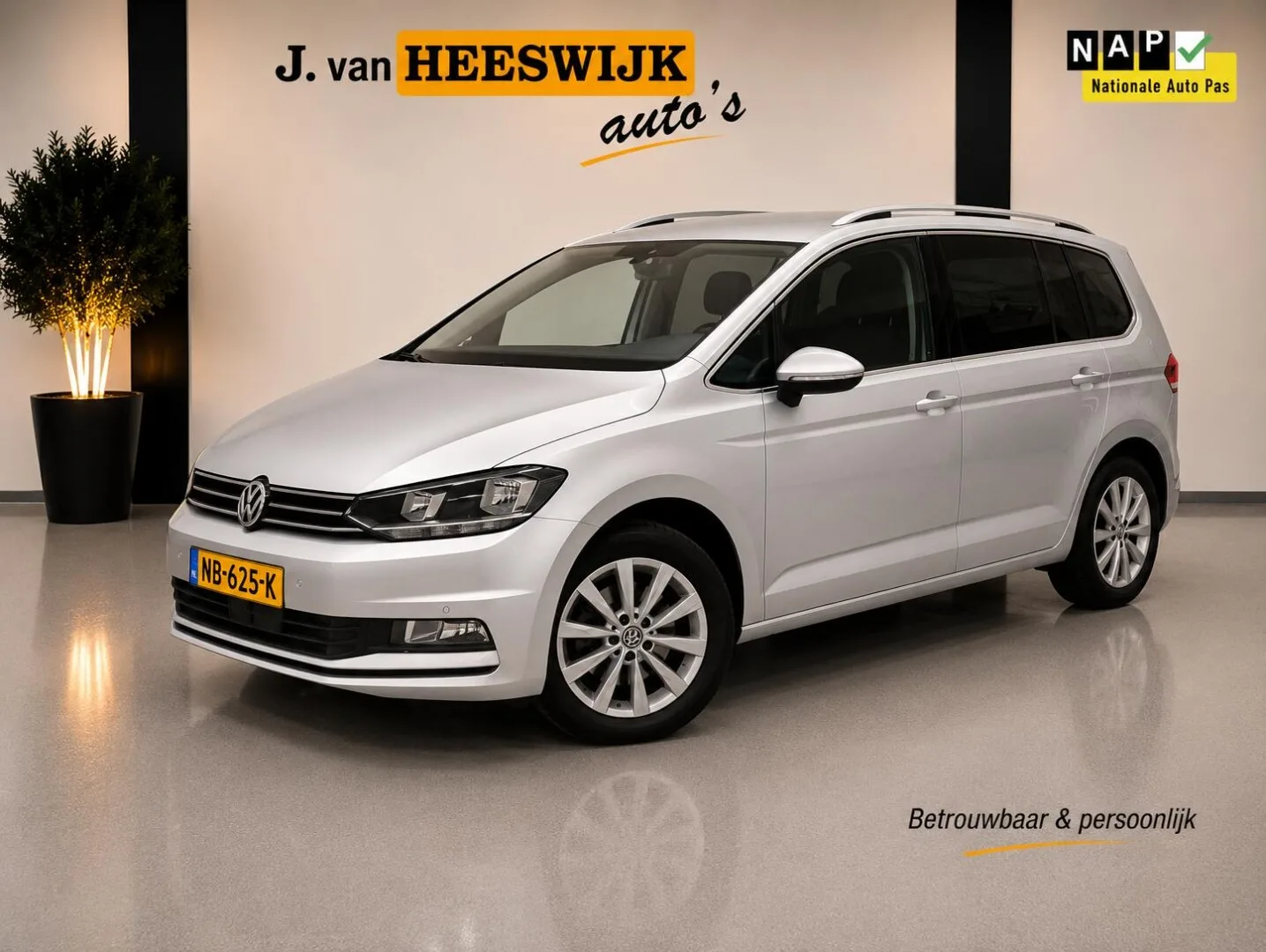 Volkswagen Touran (2017) — foto 1