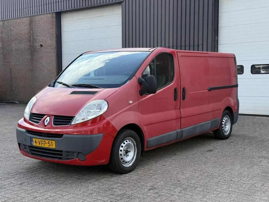 Renault Trafic (2009) — foto 1