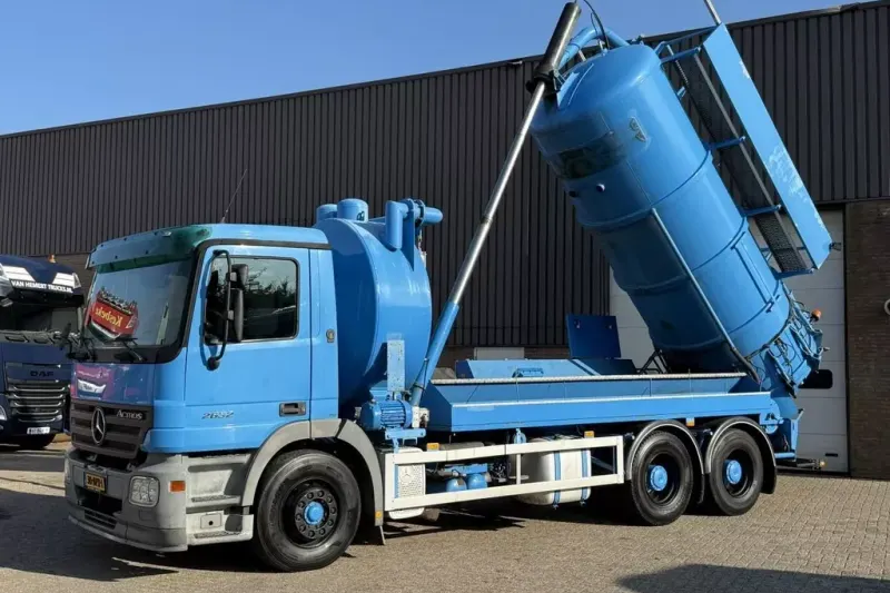Mercedes-Benz Actros (2005)