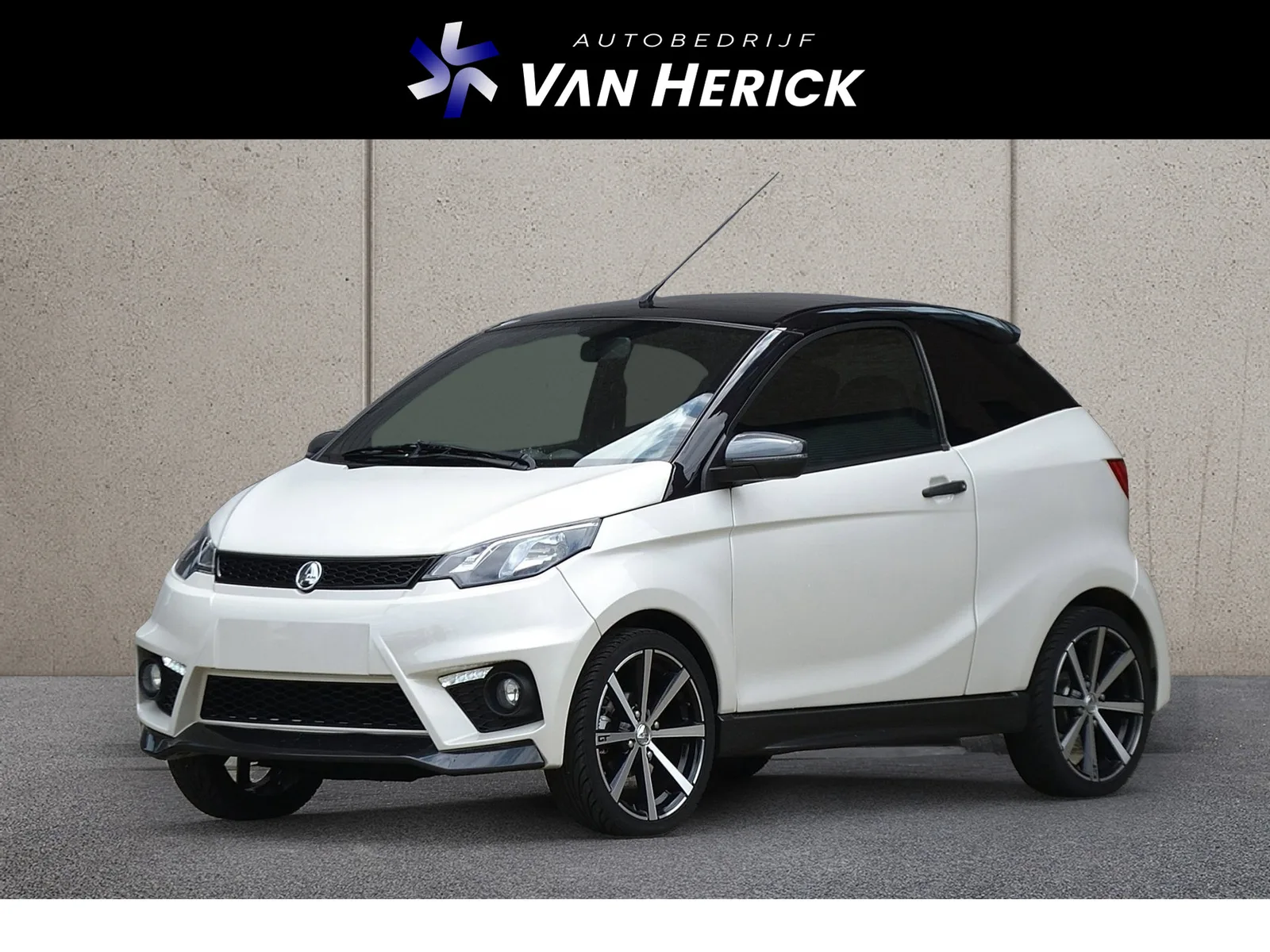 Aixam Uitvoering Brommobiel E-Coupé Premium (2017) — foto 1