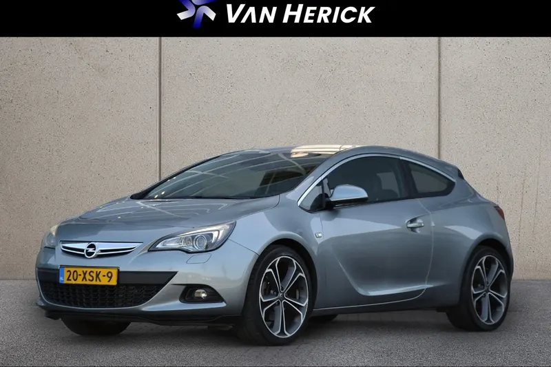 Opel Astra (2012)