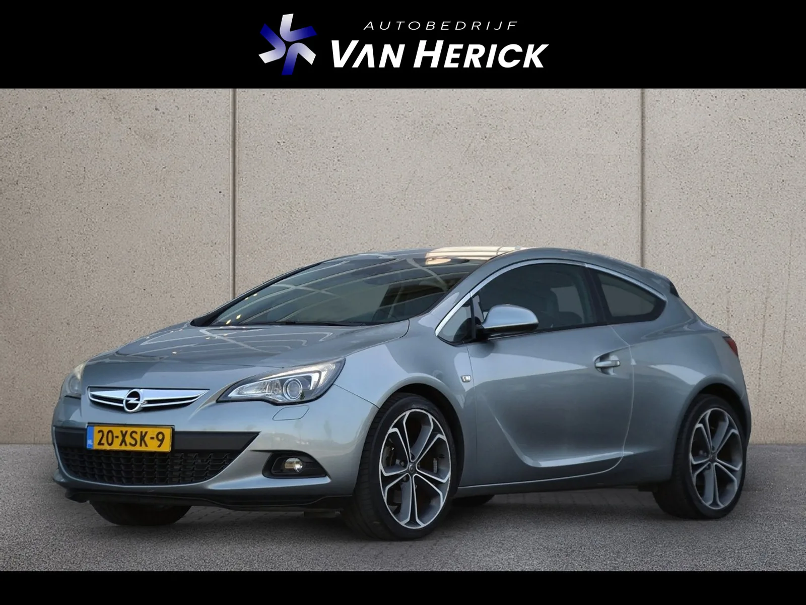 Opel Astra (2012) — foto 1