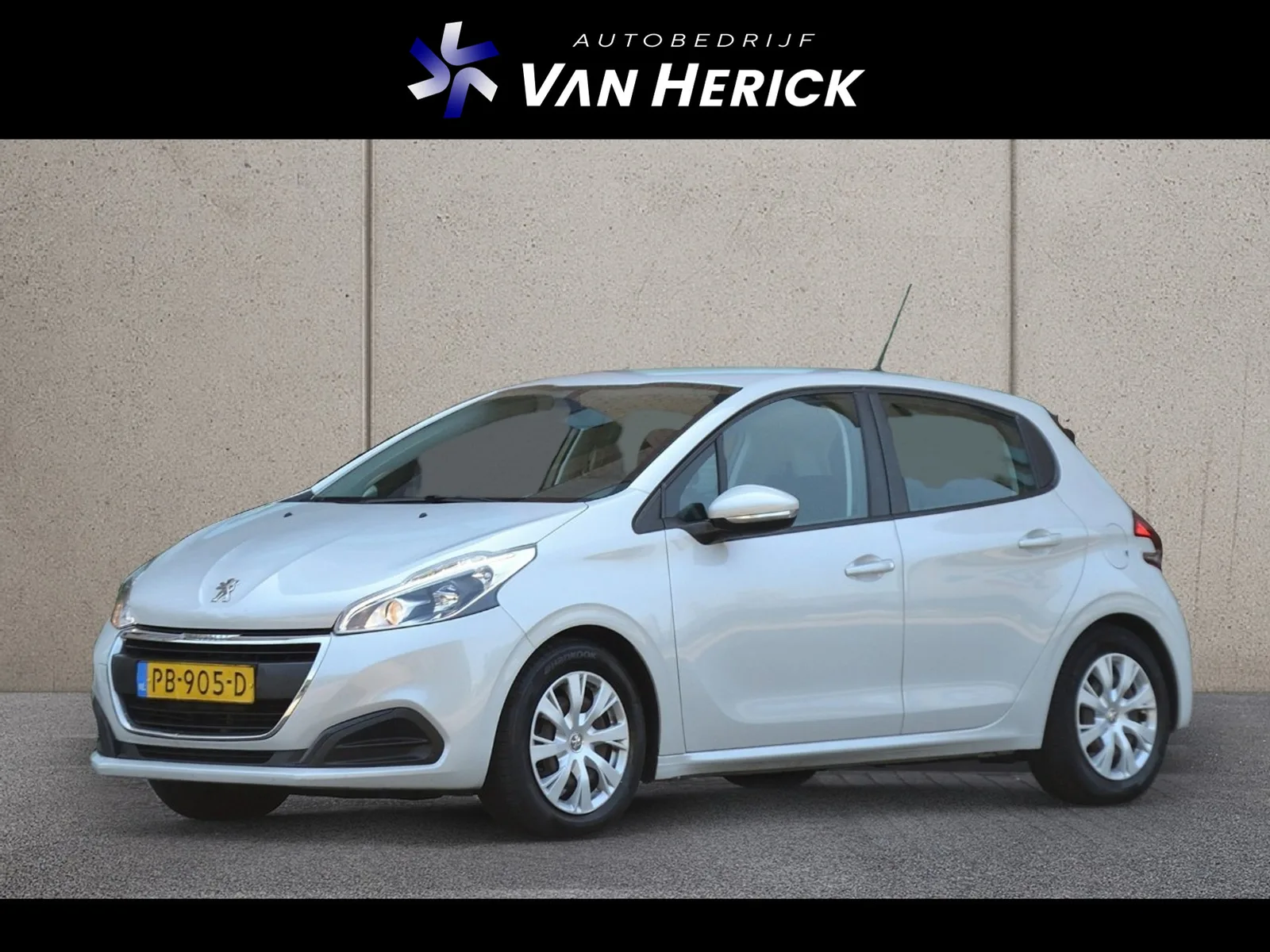 Peugeot 208 (2017) — foto 1