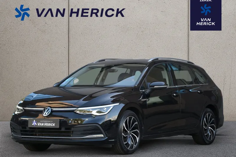 Volkswagen Golf (2023)