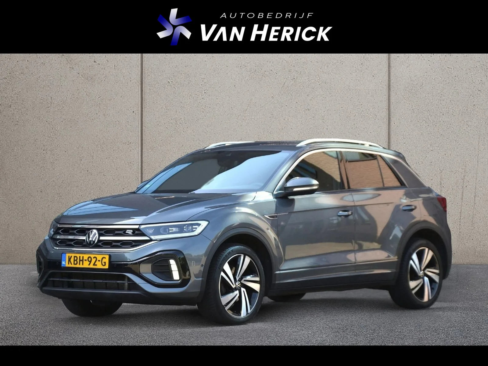 Volkswagen T-Roc (2022) — foto 1