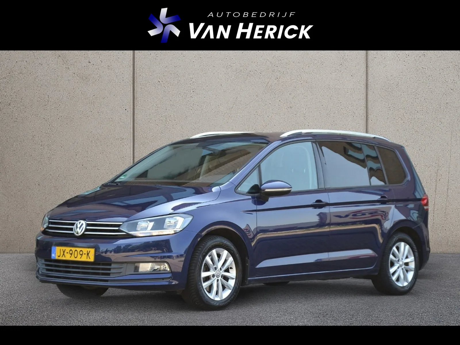Volkswagen Touran (2016) — foto 1