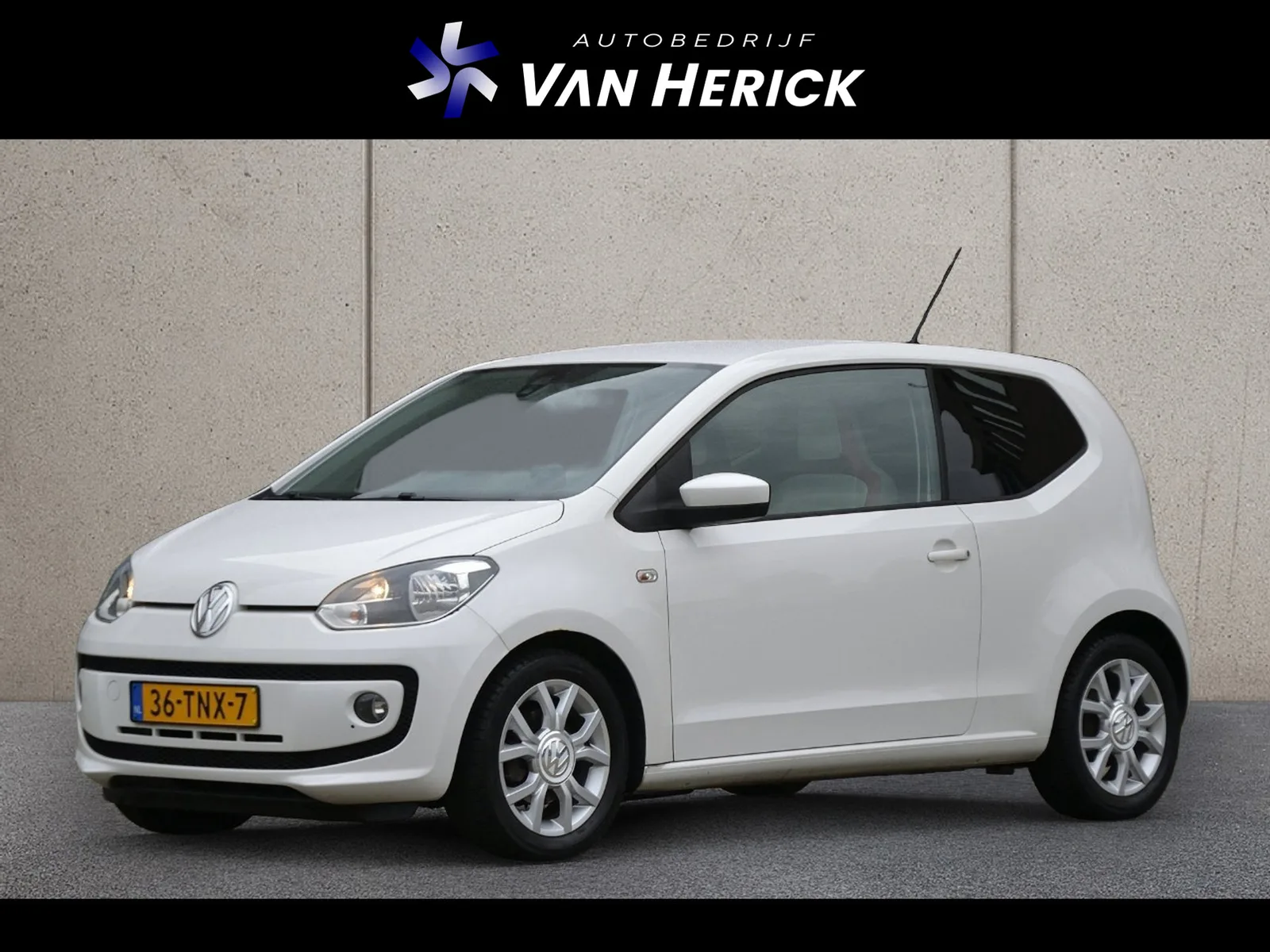 Volkswagen Up! (2012) — foto 1