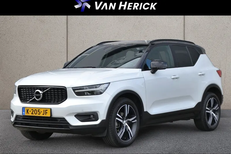 Volvo XC40 (2021)