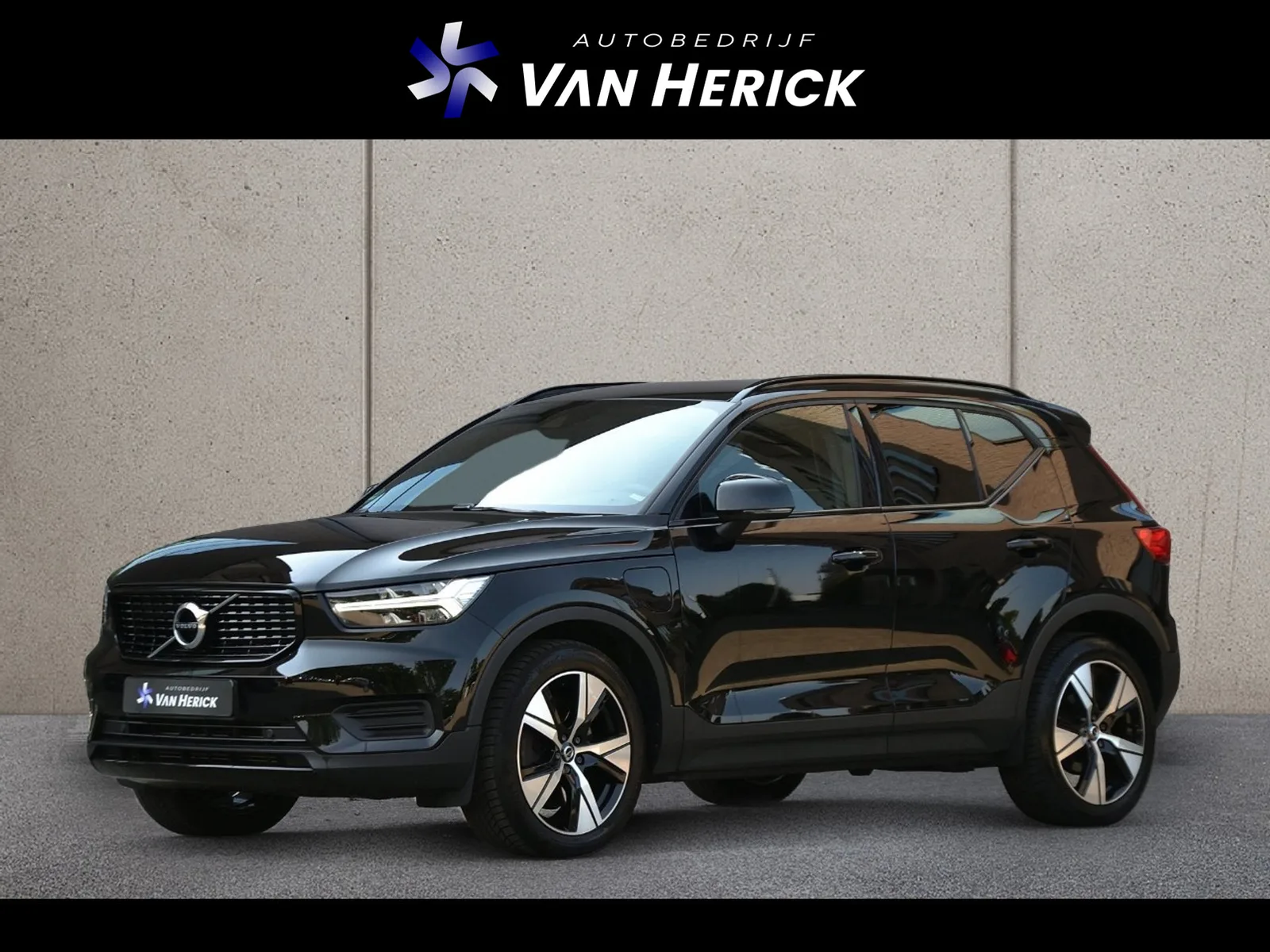 Volvo XC40 (2021) — foto 1