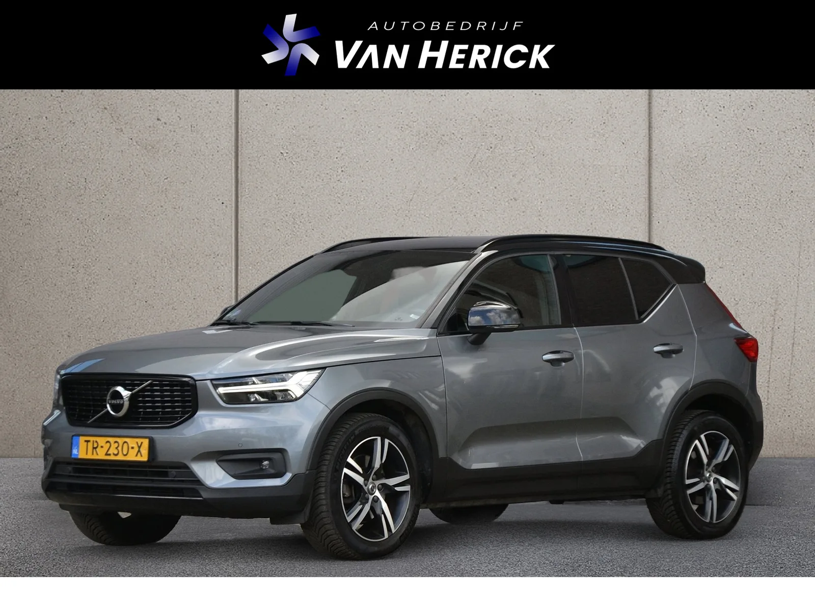 Volvo XC40 (2018) — foto 1