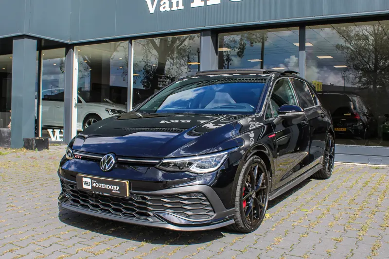 Volkswagen Golf (2023)
