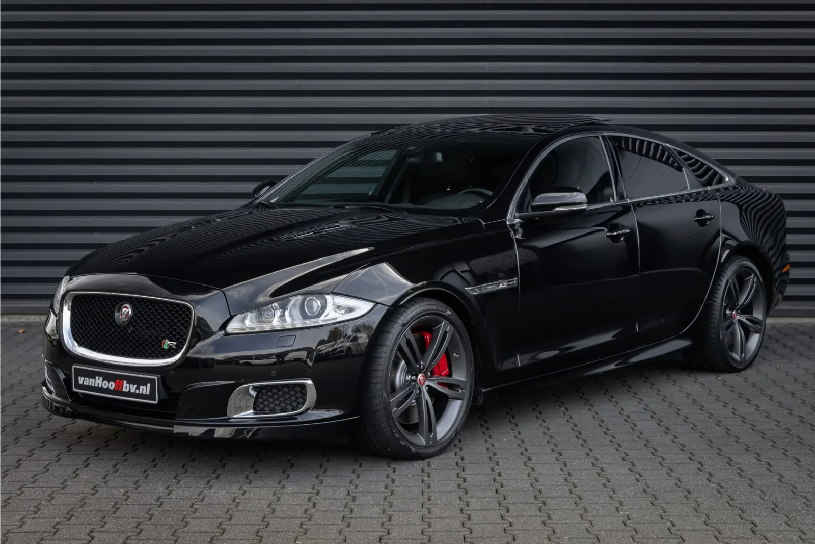 Jaguar XJR (2014) — foto 1