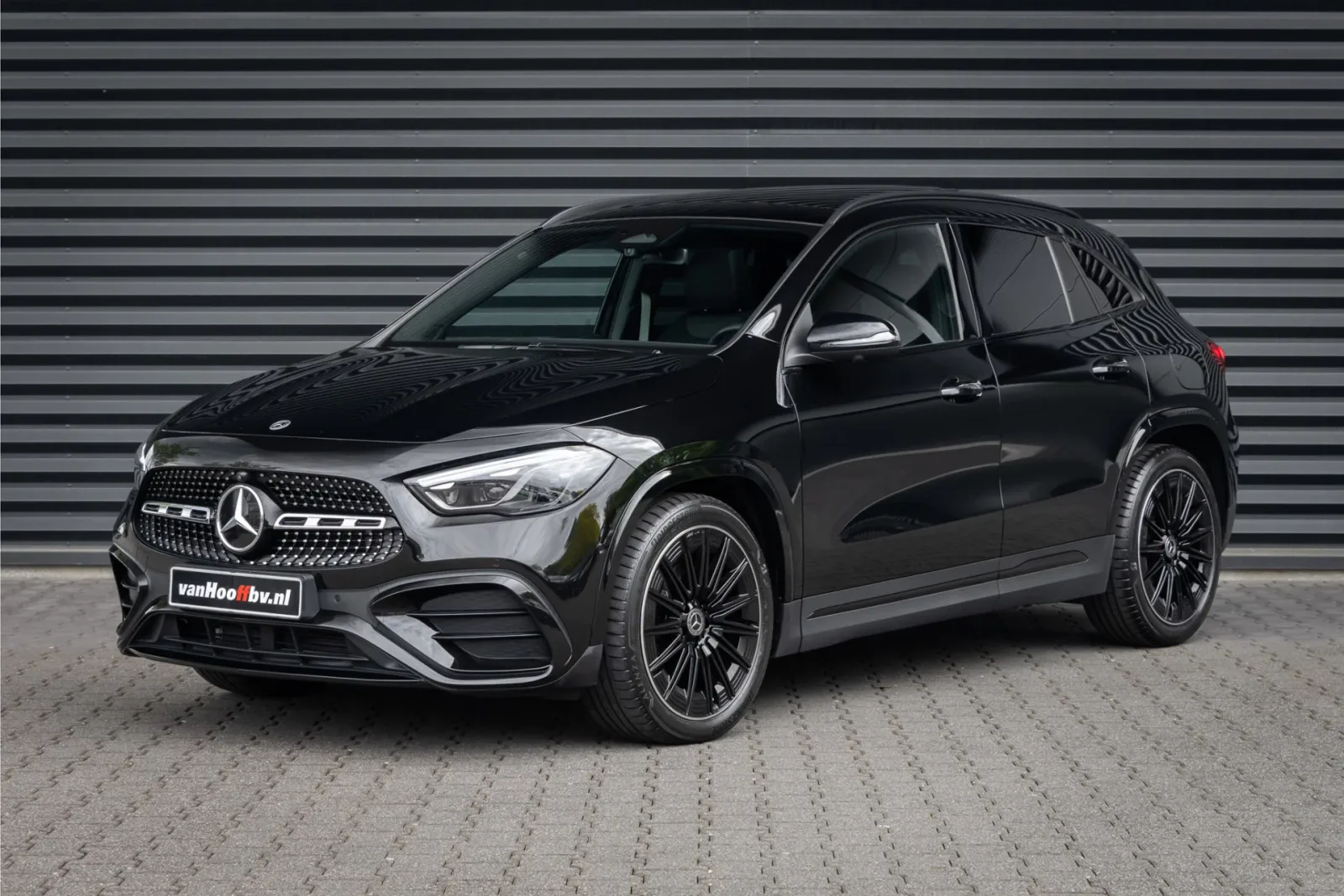 Mercedes-Benz GLA (2020) — foto 1