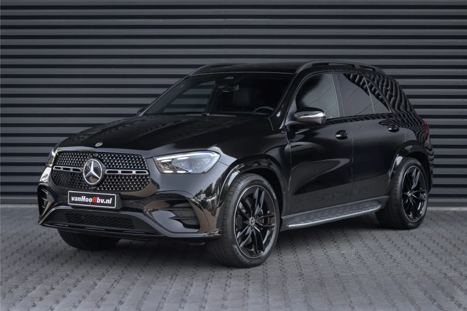 Mercedes-Benz GLE (2025) — foto 1
