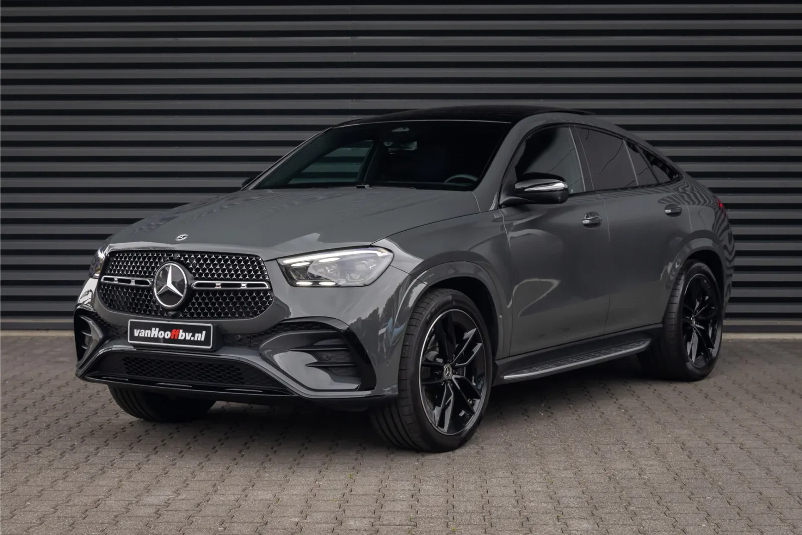 Mercedes-Benz GLE (2025) — foto 1