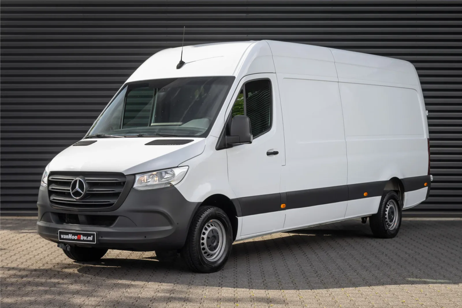 Mercedes-Benz Sprinter (2023) — foto 1
