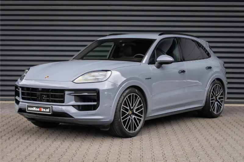 Porsche Cayenne (2023)