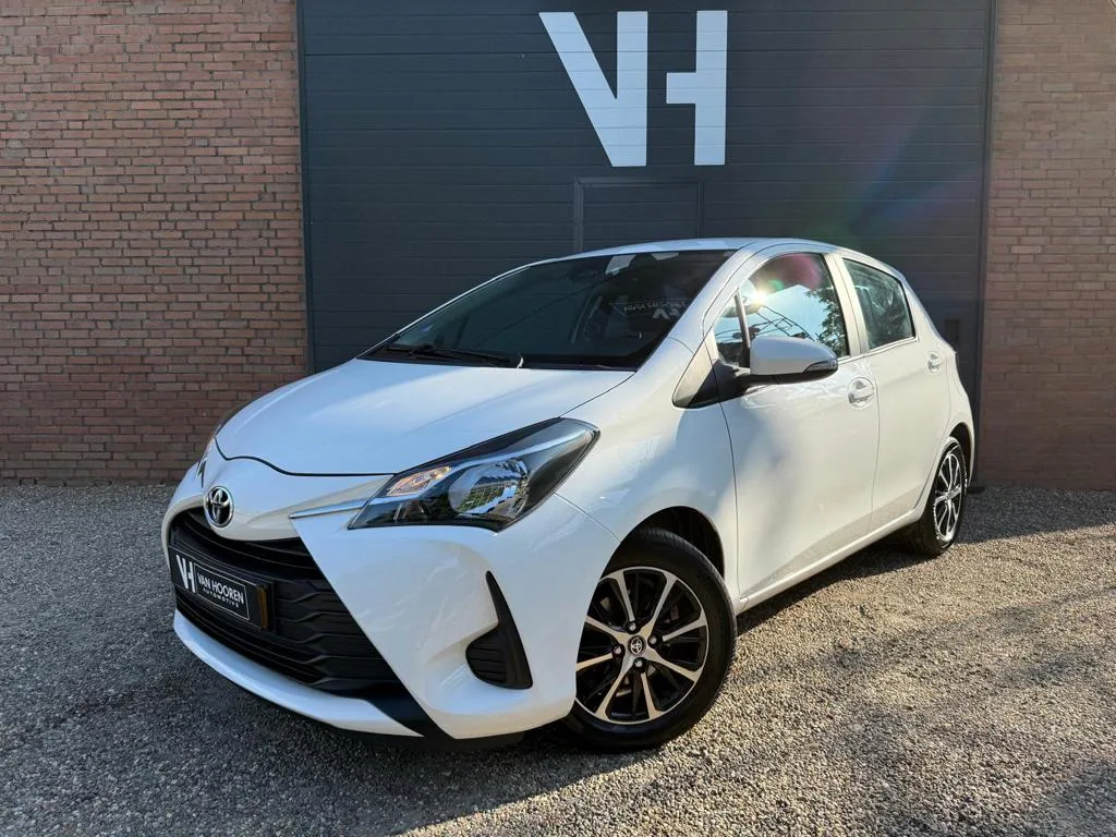 Toyota Yaris (2020) — foto 1