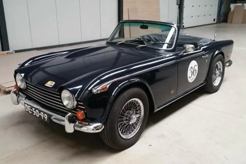 Triumph TR250 (1968)