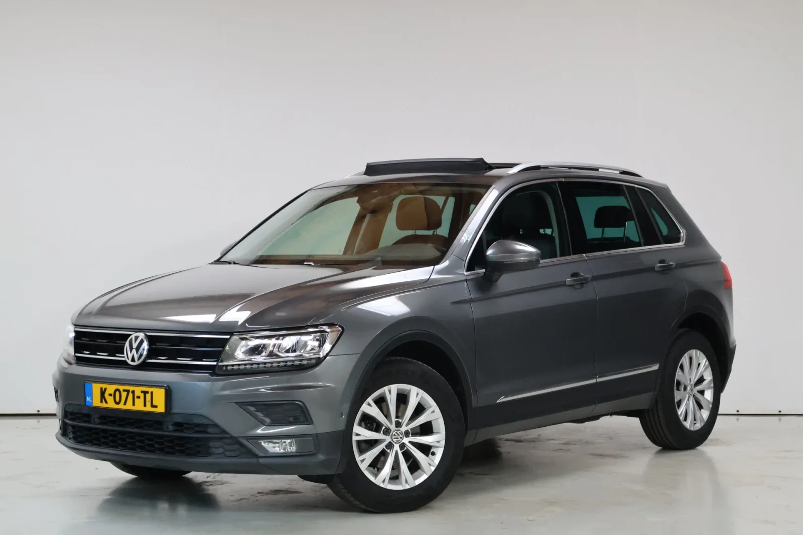 Volkswagen Tiguan (2018) — foto 1