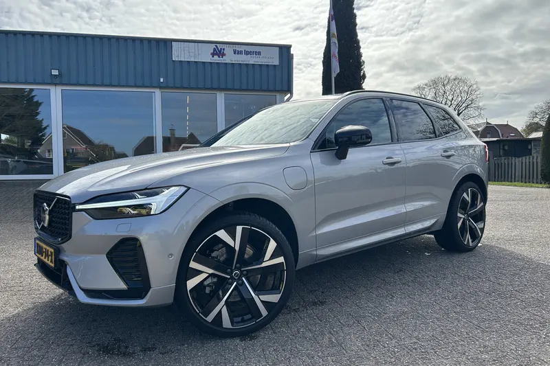 Volvo XC60 (2025)