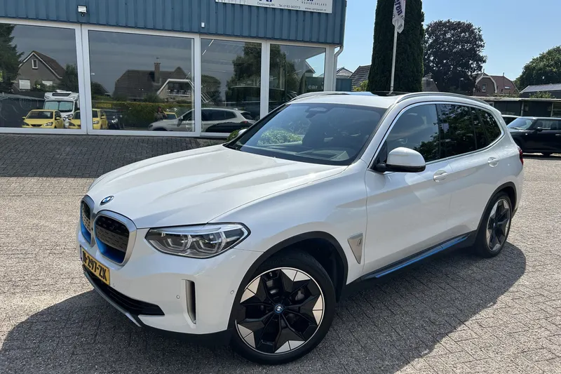BMW iX3 (2021)