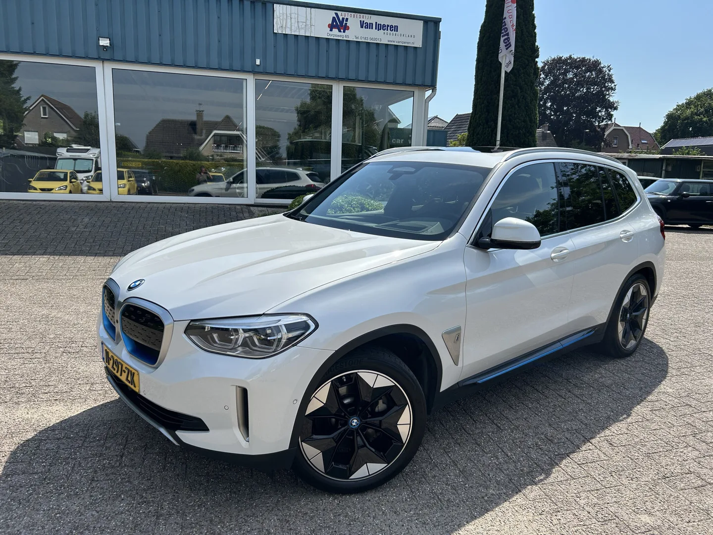 BMW iX3 (2021) — foto 1