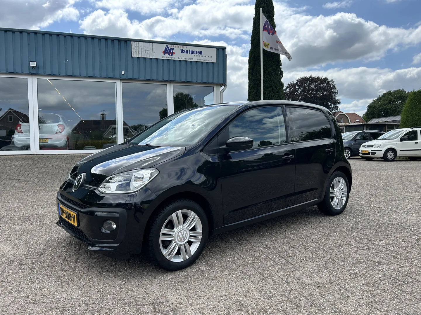Volkswagen Up! (2016) — foto 1