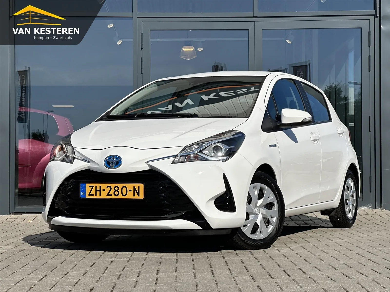 Toyota Yaris (2019) — foto 1