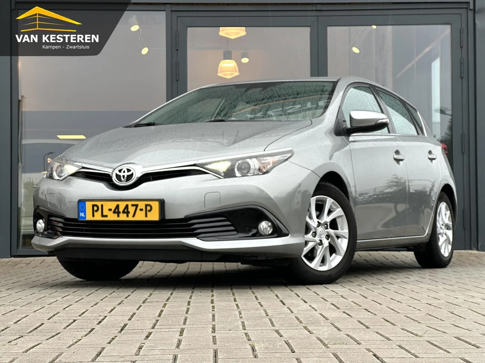 Toyota Auris (2016) — foto 1