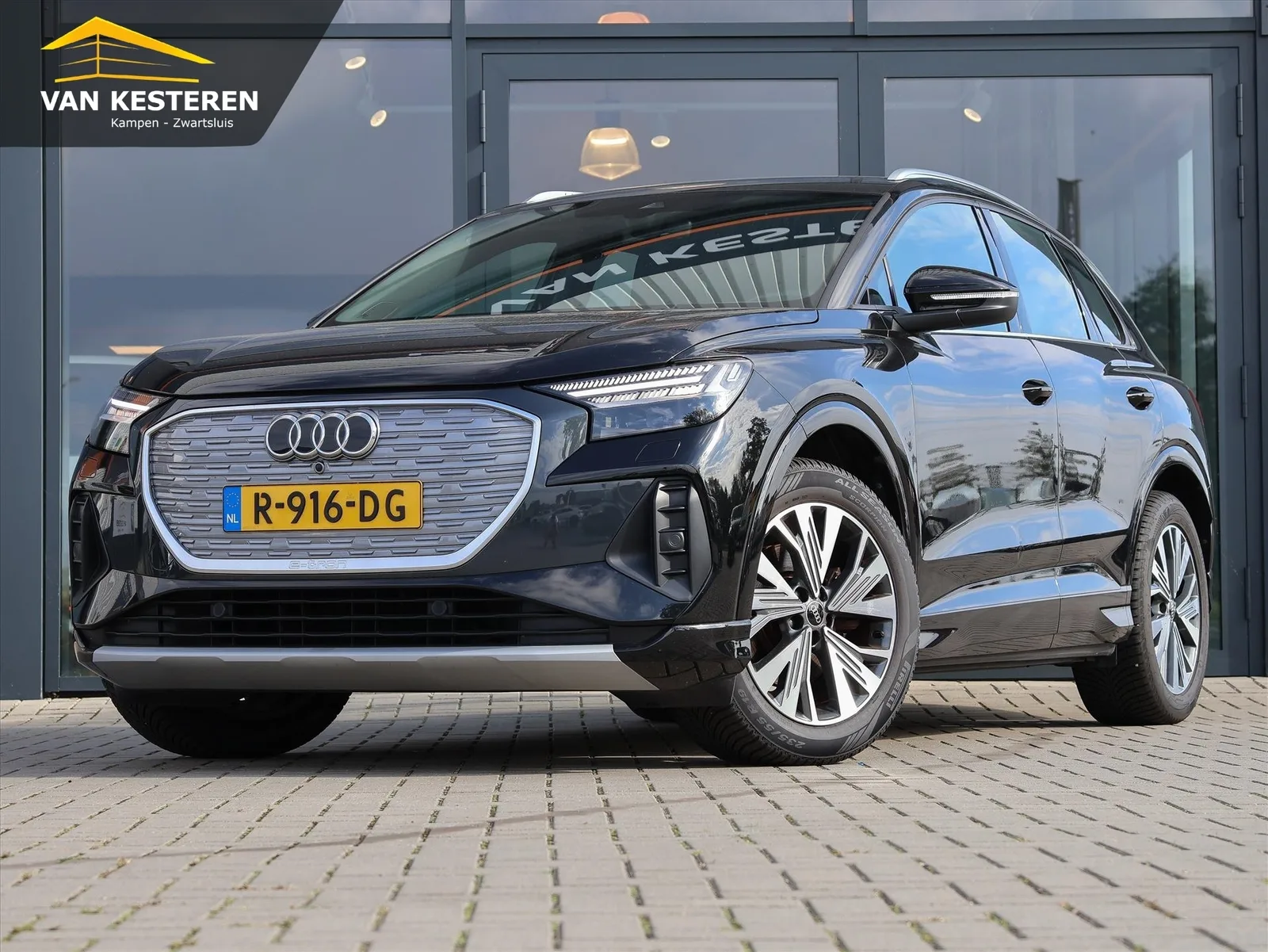 Audi Q4 e-tron (2022) — foto 1