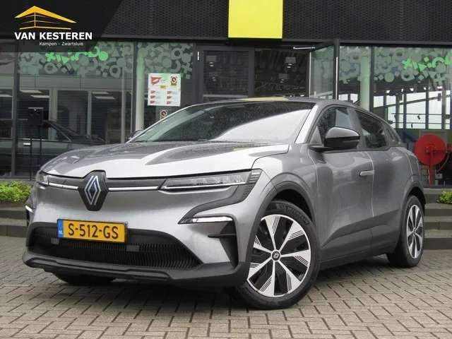 Renault Mégane E-Tech (2023) — foto 1