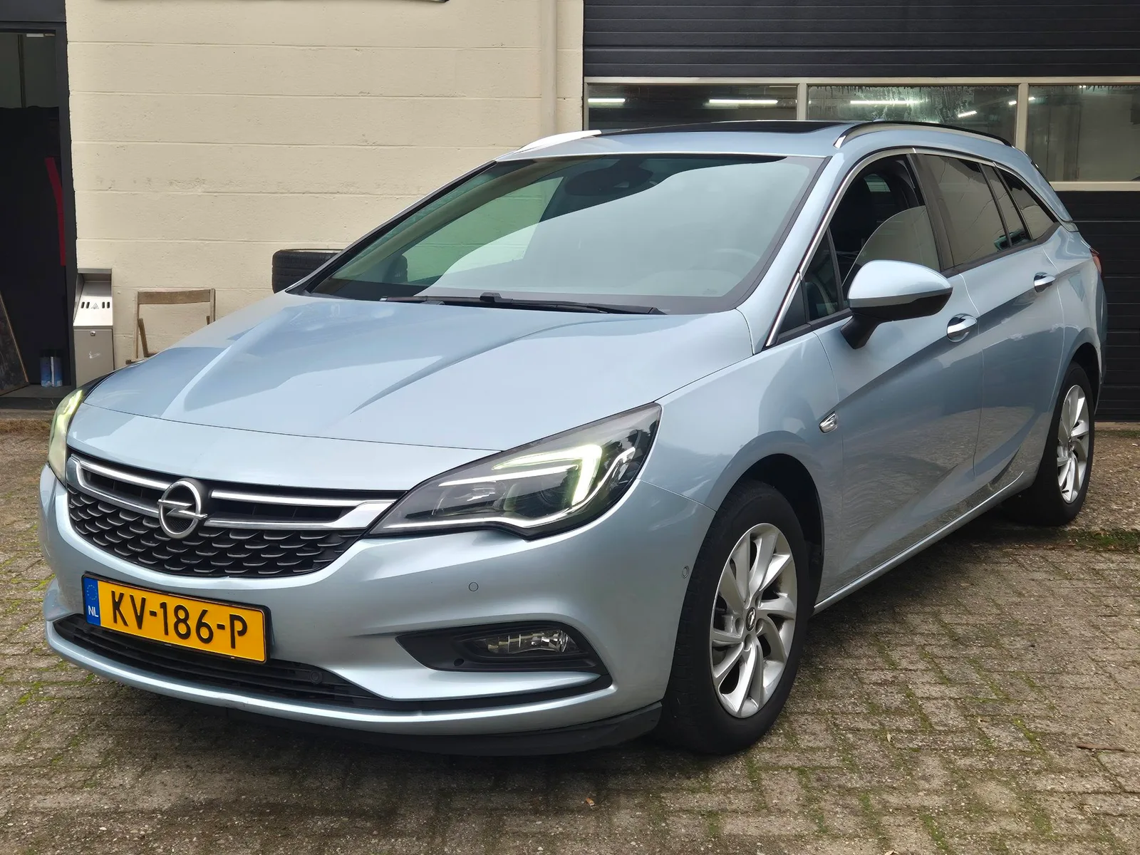 Opel Astra (2016) — foto 1