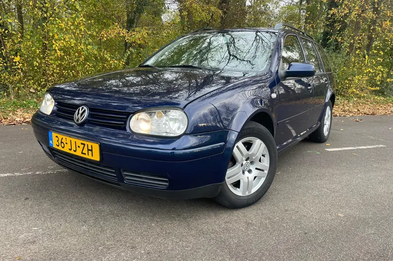 Volkswagen Golf (2002)