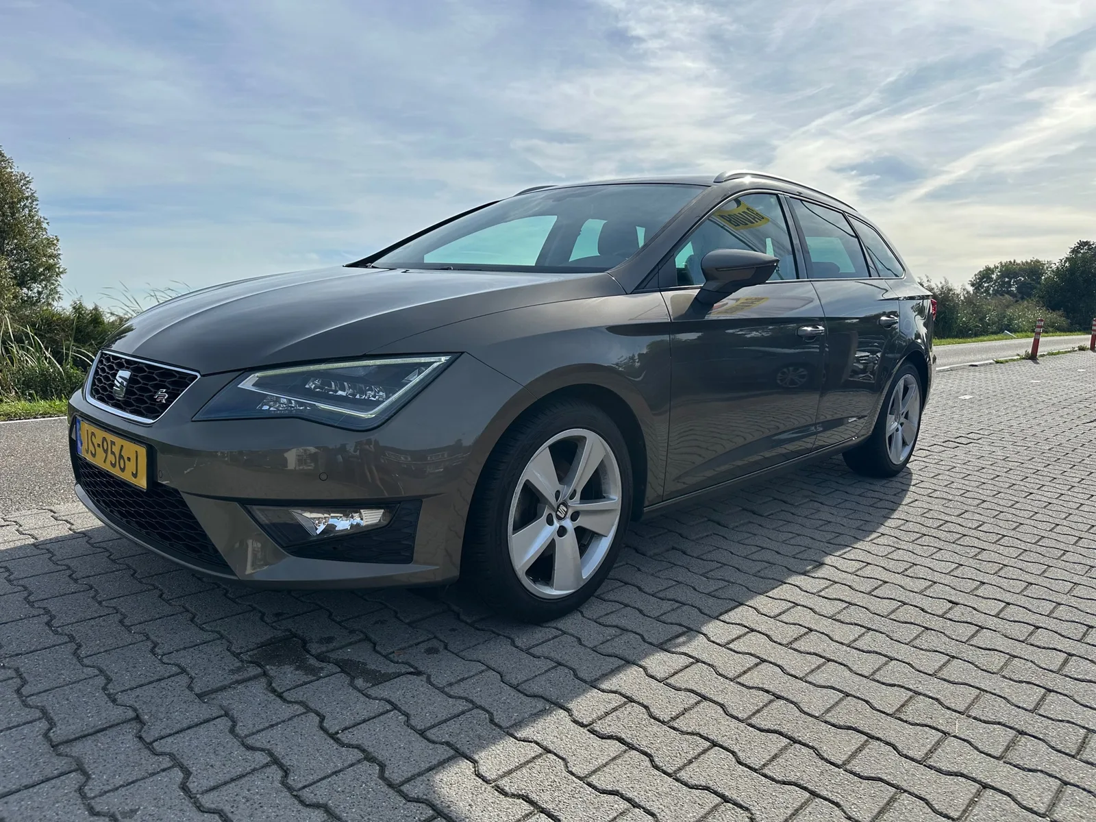 SEAT Leon (2016) — foto 1