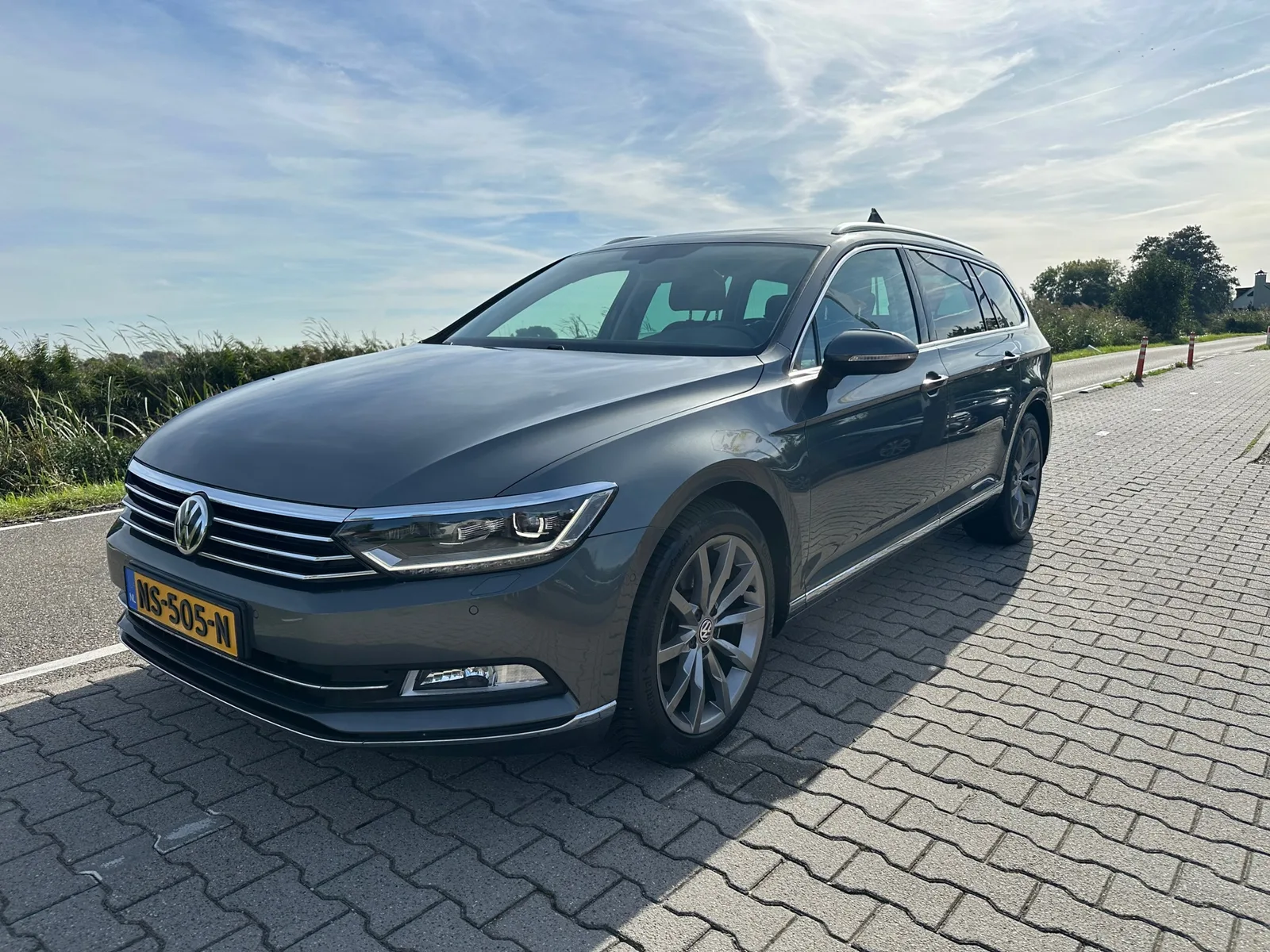 Volkswagen Passat (2016) — foto 1