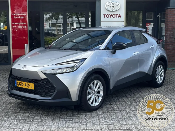 Toyota C hr (2024) — foto 1