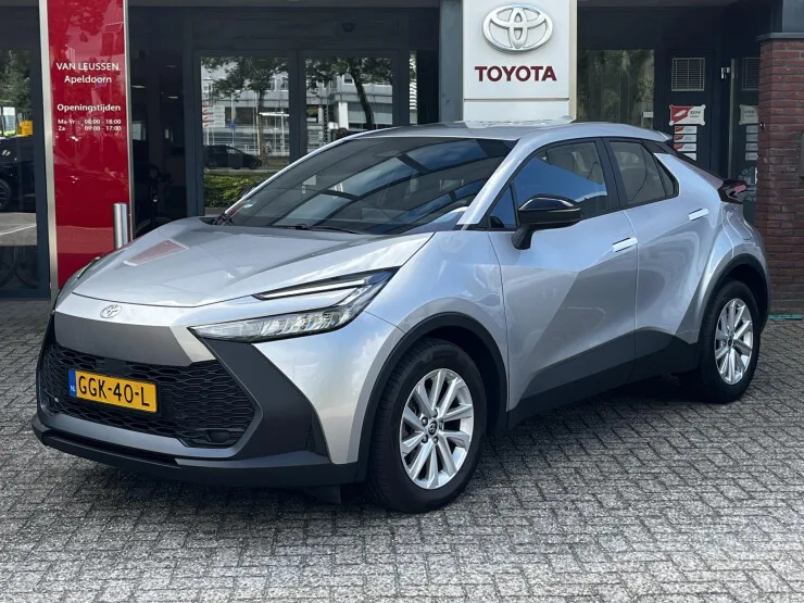 Toyota C hr (2024) — foto 1