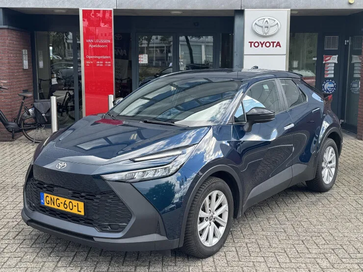 Toyota C hr (2024) — foto 1