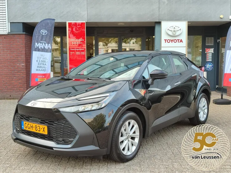 Toyota C hr (2024) — foto 1