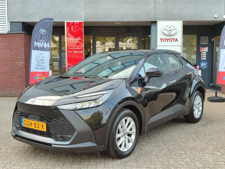 Toyota C hr (2024) — foto 1