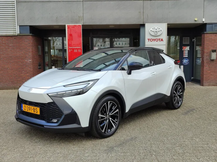 Toyota C hr (2024) — foto 1