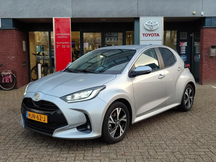 Toyota Yaris (2025) — foto 1