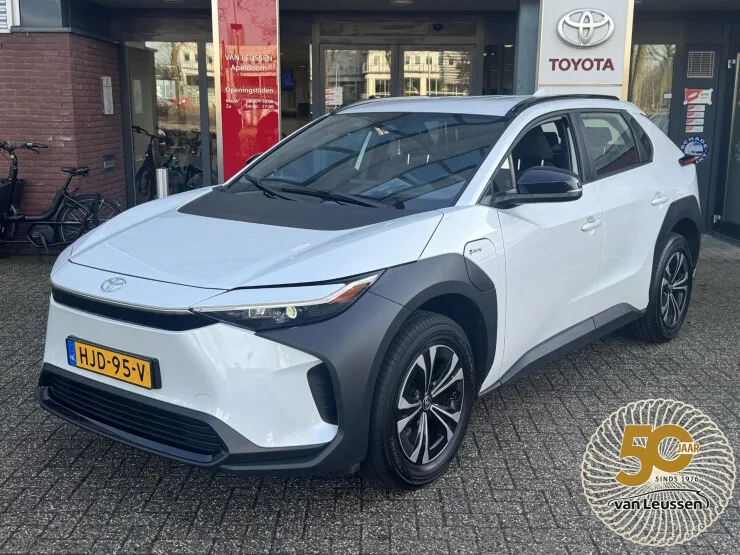 Toyota bZ4X (2025) — foto 1