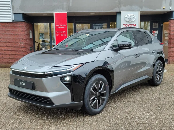 Toyota bZ4X (2026) — foto 1