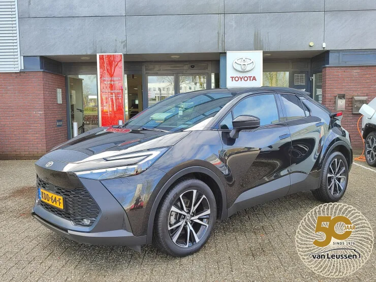 Toyota C hr (2024) — foto 1
