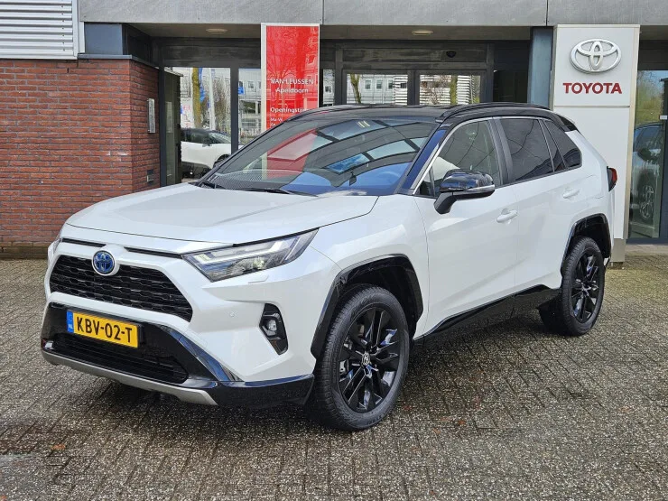 Toyota RAV4 (2024) — foto 1