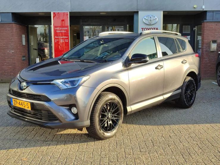 Toyota RAV4 (2018) — foto 1