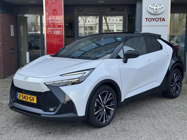 Toyota C hr (2024) — foto 1