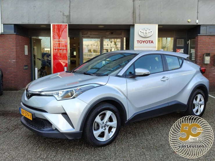 Toyota C hr (2017) — foto 1